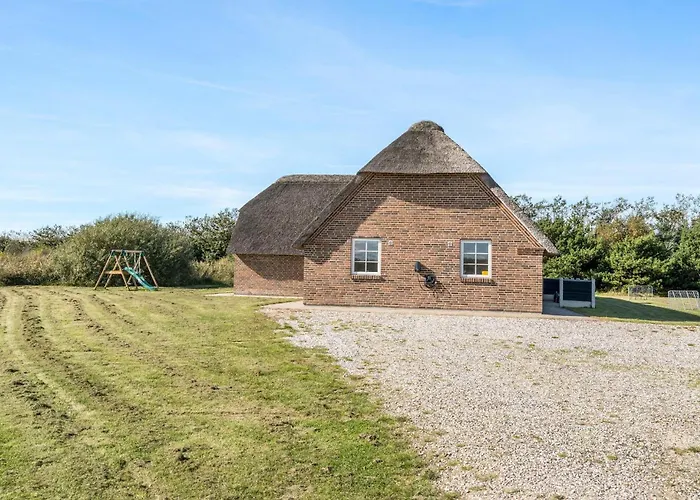 Дом отдыха Pet Friendly In With Sauna Ulfborg